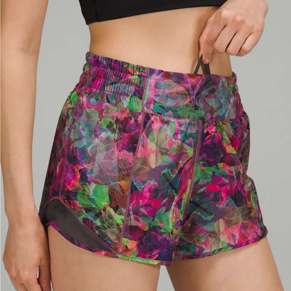 Lululemon hotty hot shorts size 4